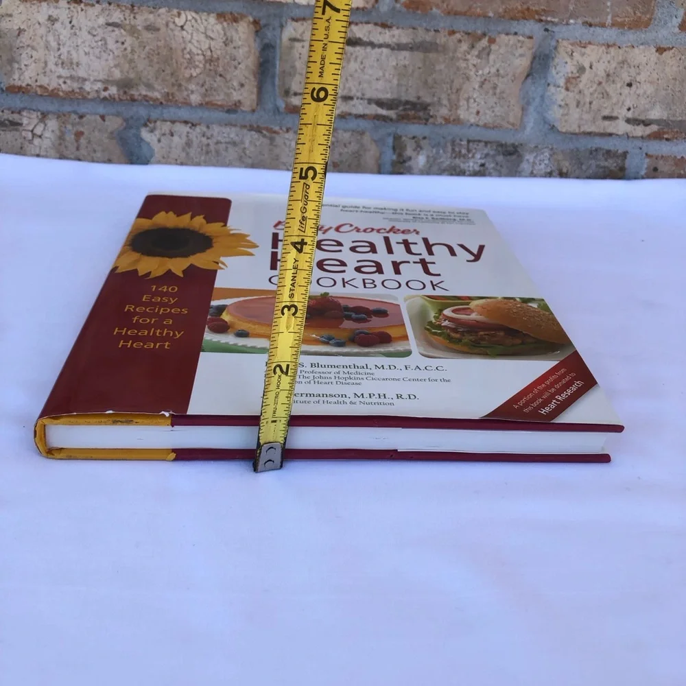 Vintage 2005 Betty Crocker Heart Healthy Cookbook Hard‎ Cover Book